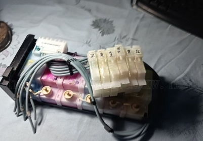 请问我的一台爱普生L805原来是用染料墨水